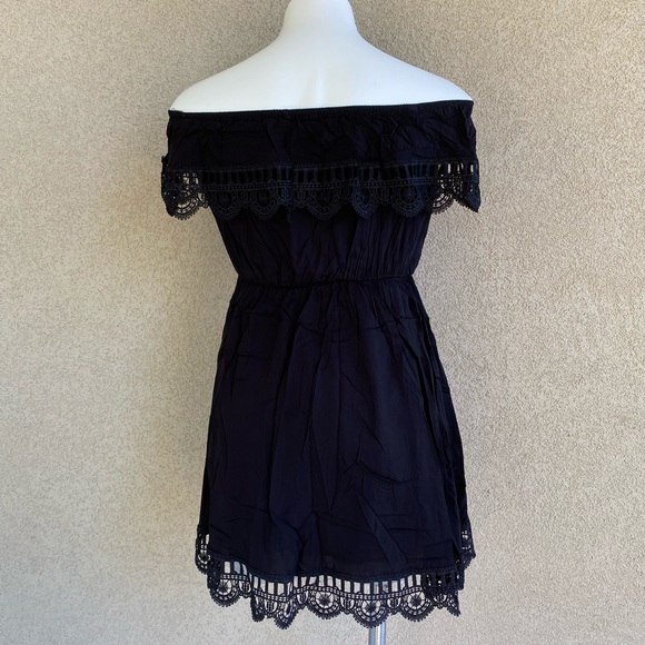 Black Off Shoulders Crochet Trim Mini Dress Lined - Picture 3 of 4